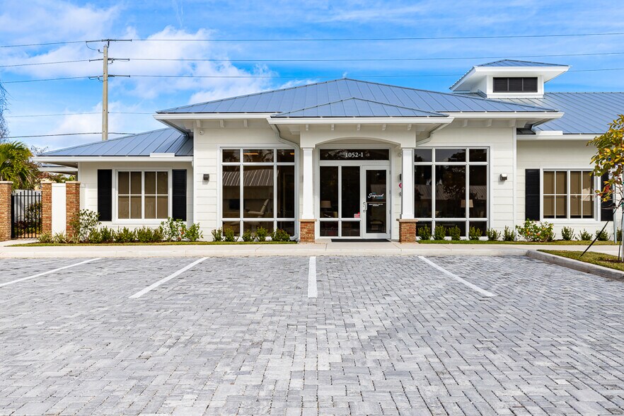 1052 SE Ocean Blvd, Stuart, FL à louer - Photo du bâtiment - Image 3 de 5