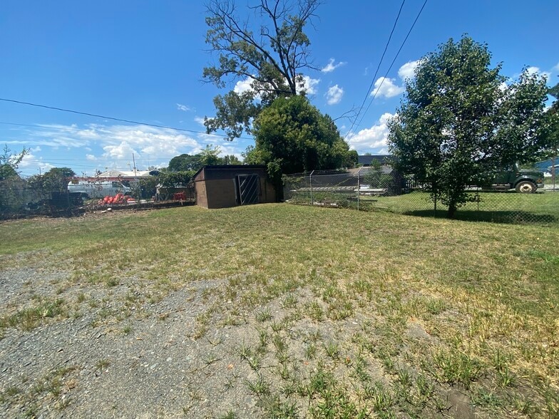 4510 Old Pineville Rd, Charlotte, NC for lease - Building Photo - Image 2 of 11