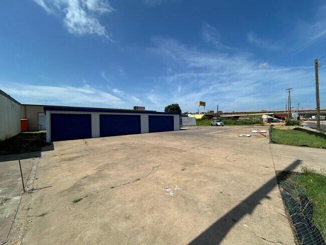 Plus de détails pour 6200 E Rosedale St, Fort Worth, TX - Industriel à louer
