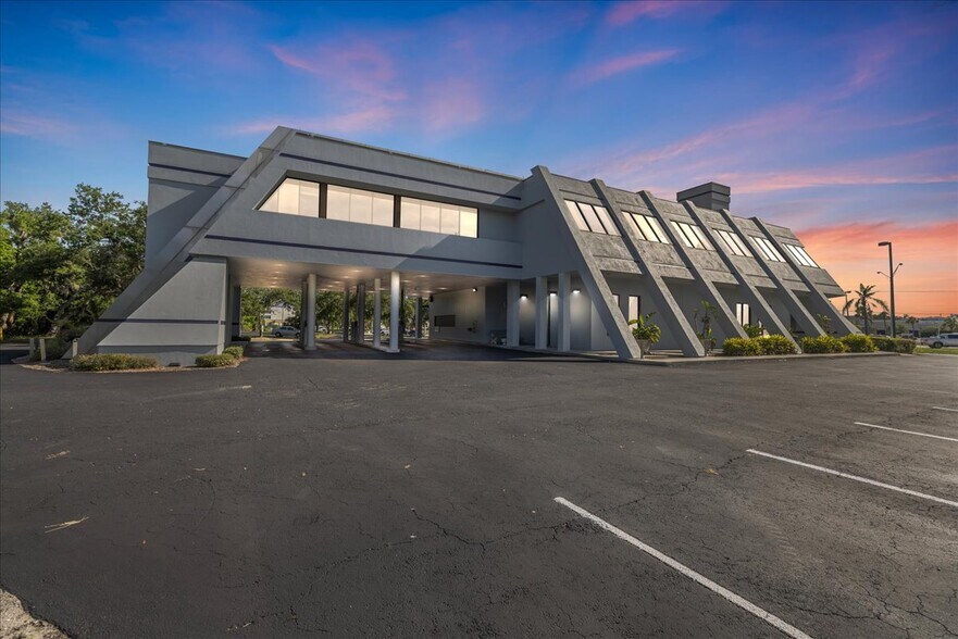 1000 N Tamiami Trl, Nokomis, FL à vendre - Photo du bâtiment - Image 1 de 28