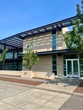 3950 Fairview Industrial Dr SE, Salem, OR for lease Interior Photo- Image 1 of 16