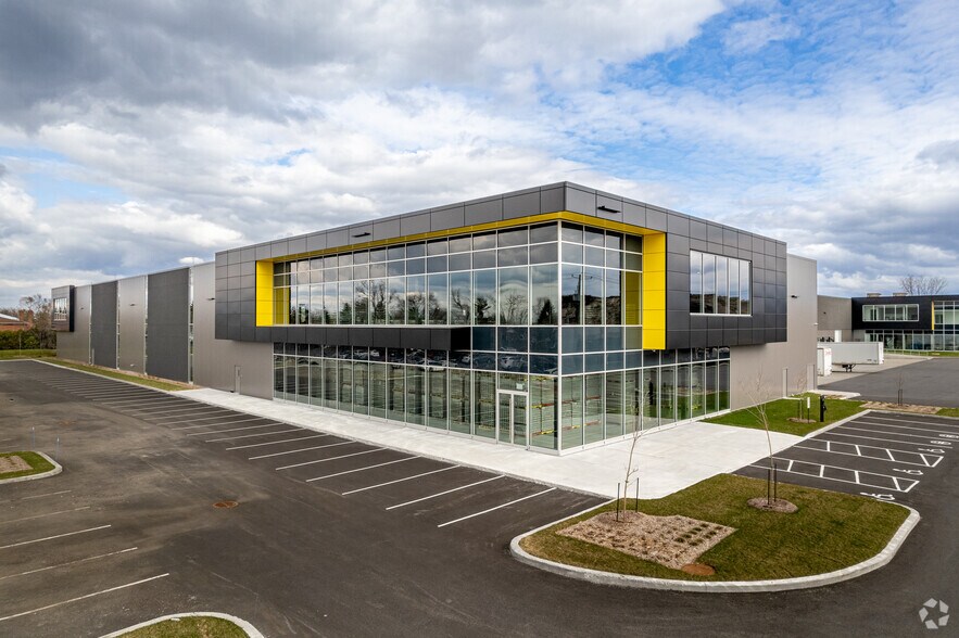 1230 Boul Marie-Victorin, Longueuil, QC à vendre - Photo principale - Image 1 de 1