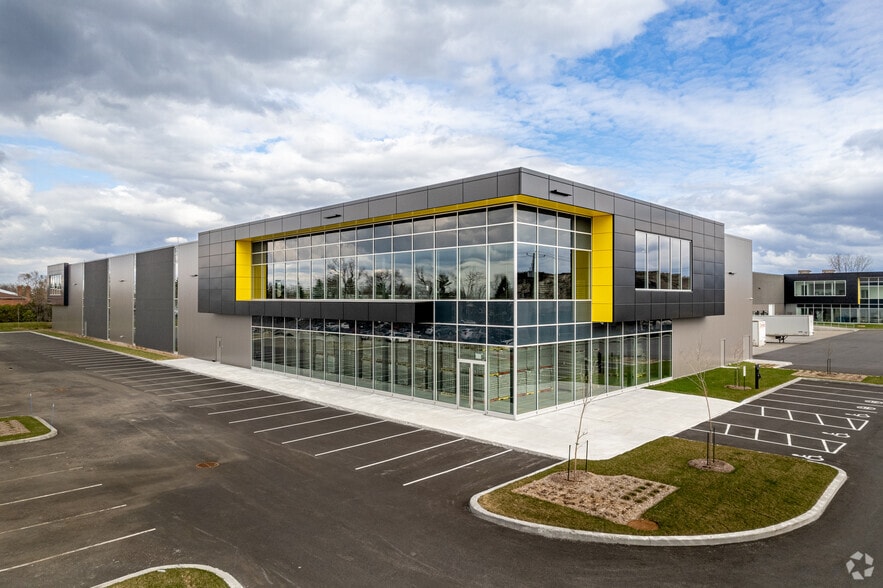 1230 Boul Marie-Victorin, Longueuil, QC for sale - Primary Photo - Image 1 of 1