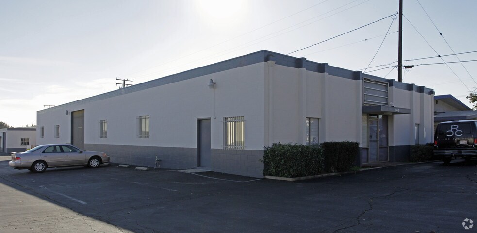 948 W 9th St, Upland, CA à louer - Photo du bâtiment - Image 2 de 4