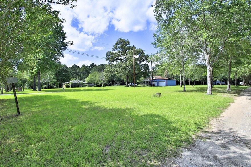 11899 FM 3083 Rd, Conroe, TX for sale - Building Photo - Image 2 of 8