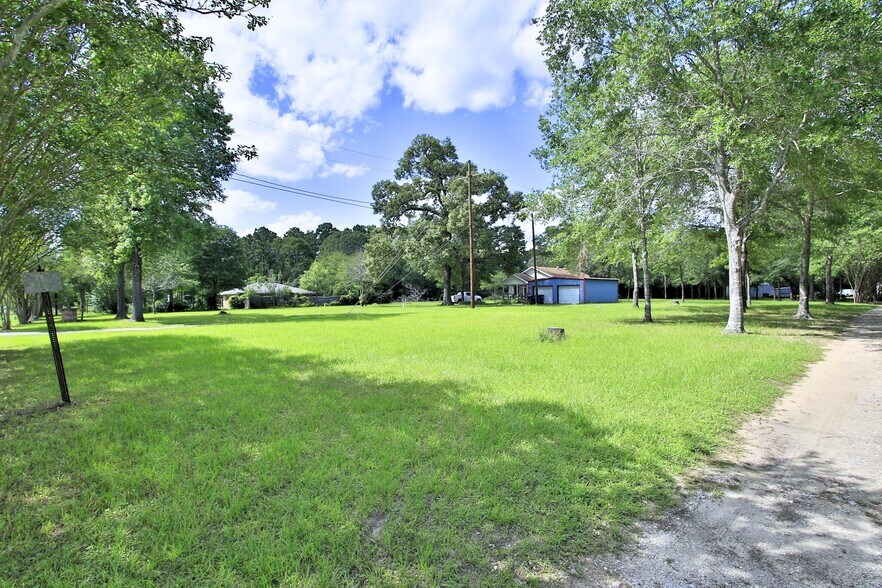 11899 FM 3083 Rd, Conroe, TX à vendre - Photo du bâtiment - Image 2 de 8