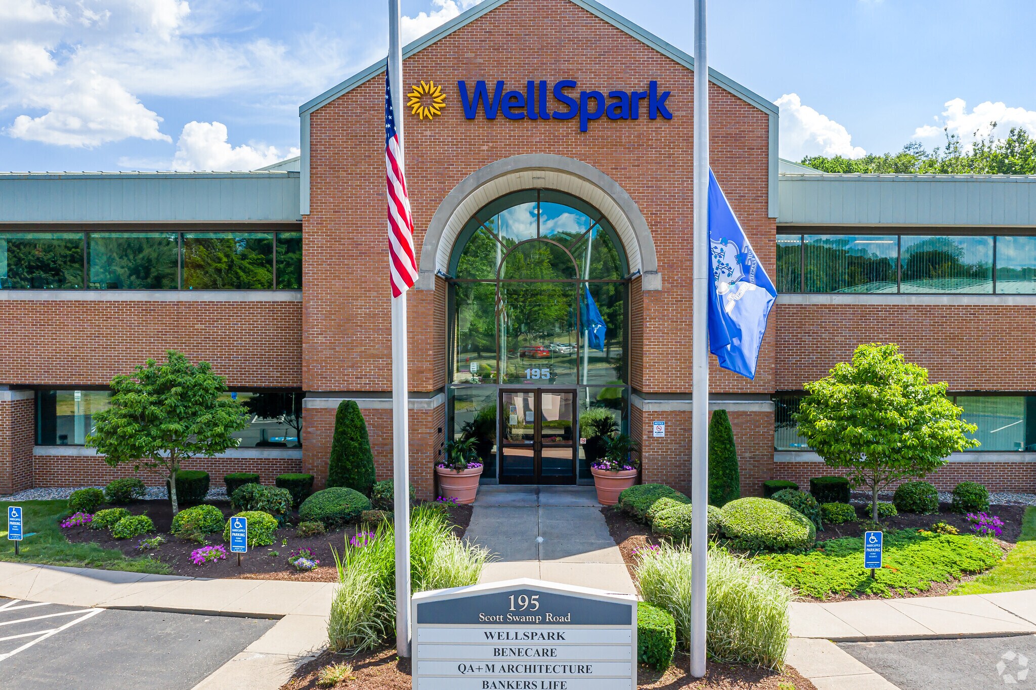 195 Scott Swamp Rd, Farmington, CT à louer Photo du bâtiment- Image 1 de 11