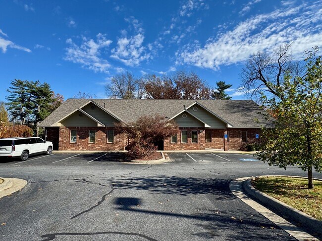 More details for 513 N Shiloh St, Springdale, AR - Health Care for Sale