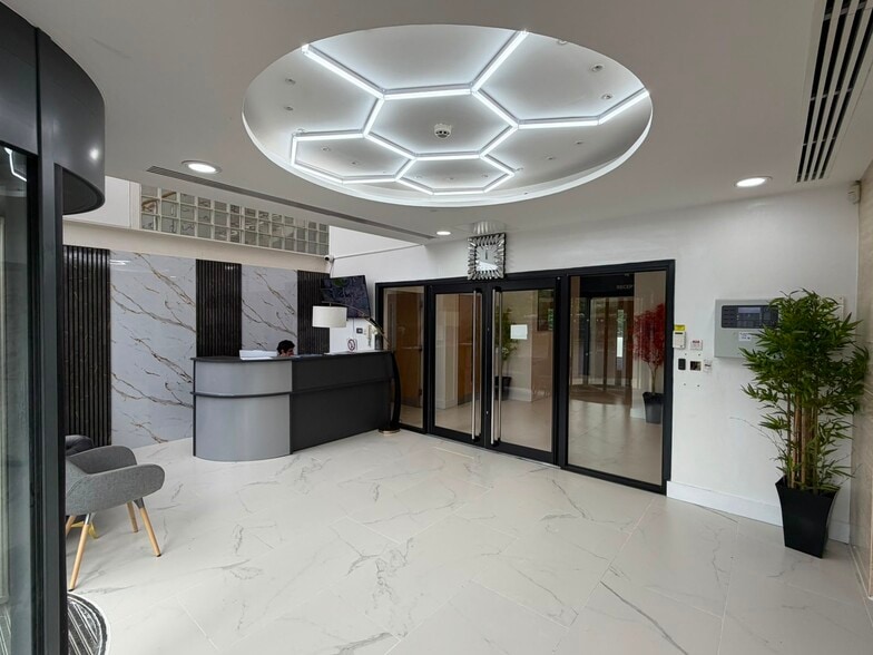 5 Cultins Rd, Edinburgh for sale - Interior Photo - Image 3 of 13