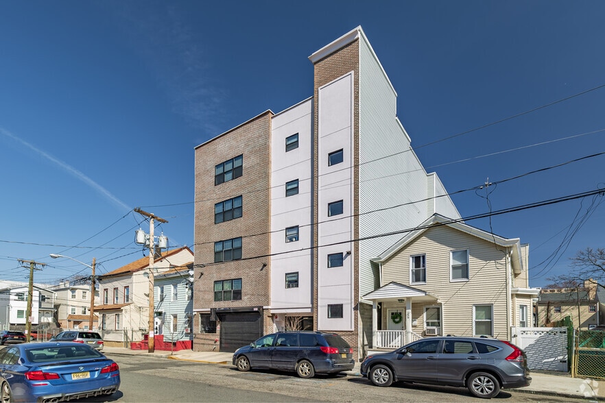 135 Beech St, Paterson, NJ for sale - Building Photo - Image 3 of 5