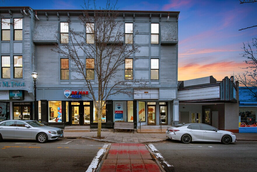 175 Church St, Naugatuck, CT à louer - Photo du bâtiment - Image 3 de 7