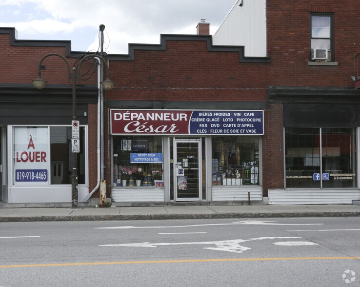 QUADRILATÈRE SAINT-JOSEPH À VENDRE portefeuille de 4 propriétés à vendre sur LoopNet.ca - Photo du bâtiment - Image 2 de 3