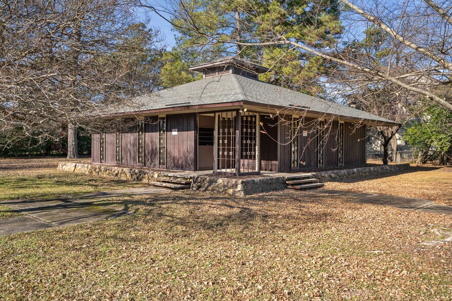 401 N James St, Goldsboro, NC à vendre - Photo du bâtiment - Image 2 de 29