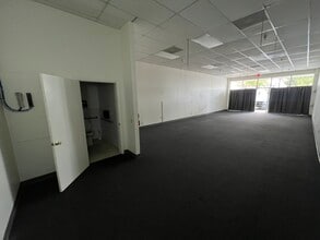 520-540 W Palmdale Blvd, Palmdale, CA for lease Interior Photo- Image 2 of 4