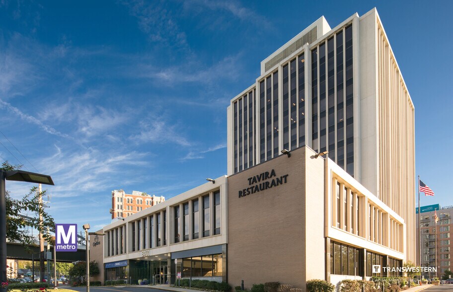 8401 Connecticut Ave, Chevy Chase, MD à vendre - Photo principale - Image 1 de 34