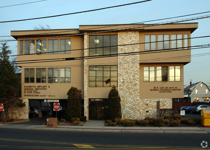 155 Washington Ave N, Bergenfield, NJ for lease - Building Photo - Image 2 of 11