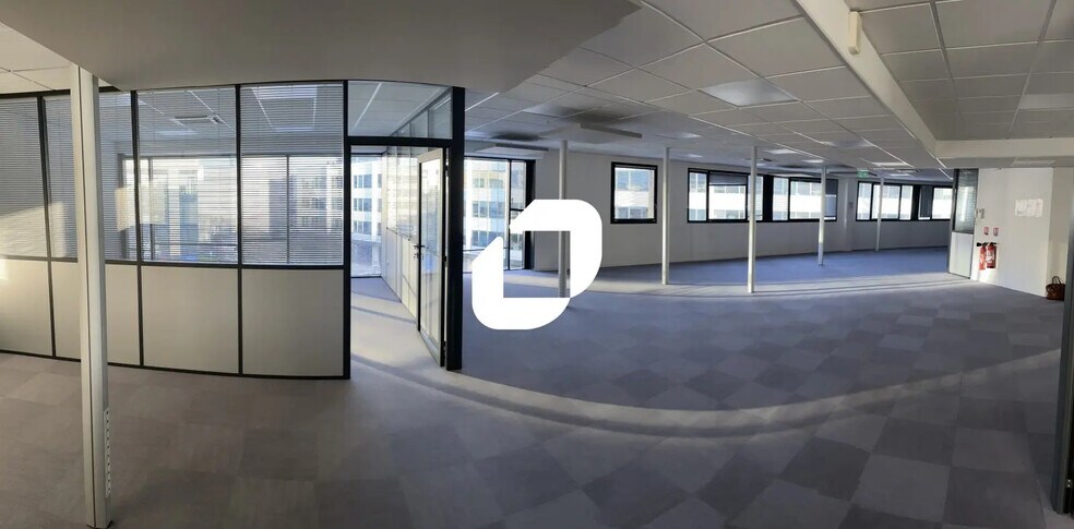 Office in Reims for lease - Building Photo - Image 2 of 5