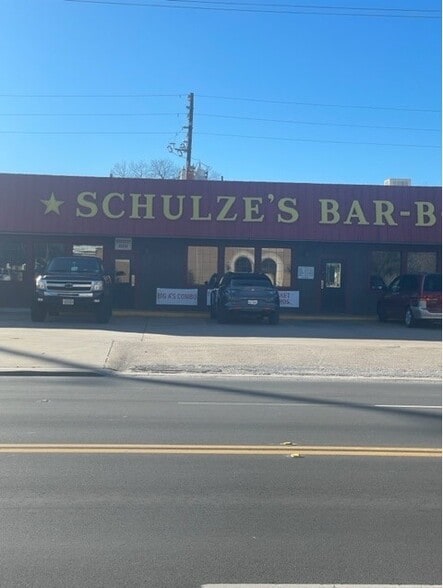 1214 1st St, Rosenberg, TX for sale - Primary Photo - Image 1 of 9