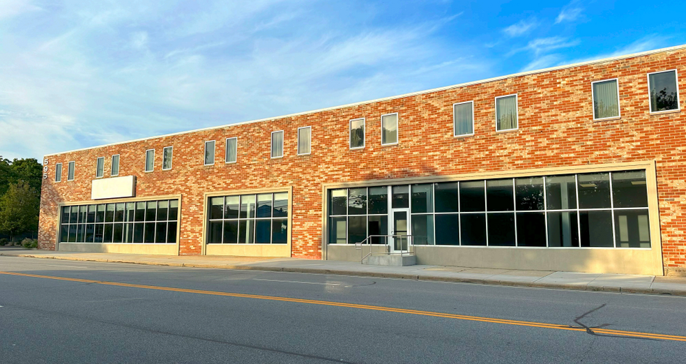 595 S Broadway, Hicksville, NY for lease - Building Photo - Image 1 of 23