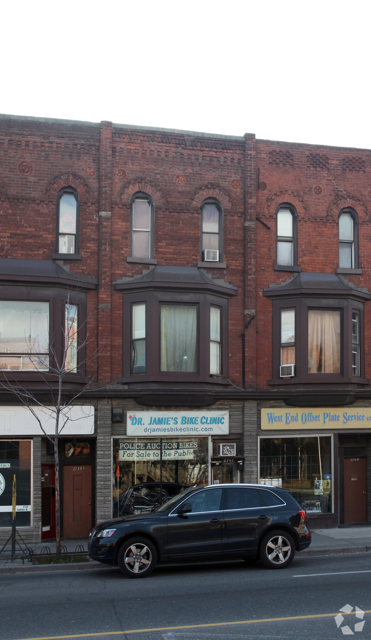 2741 Dundas St W, Toronto, ON à vendre Photo principale- Image 1 de 1