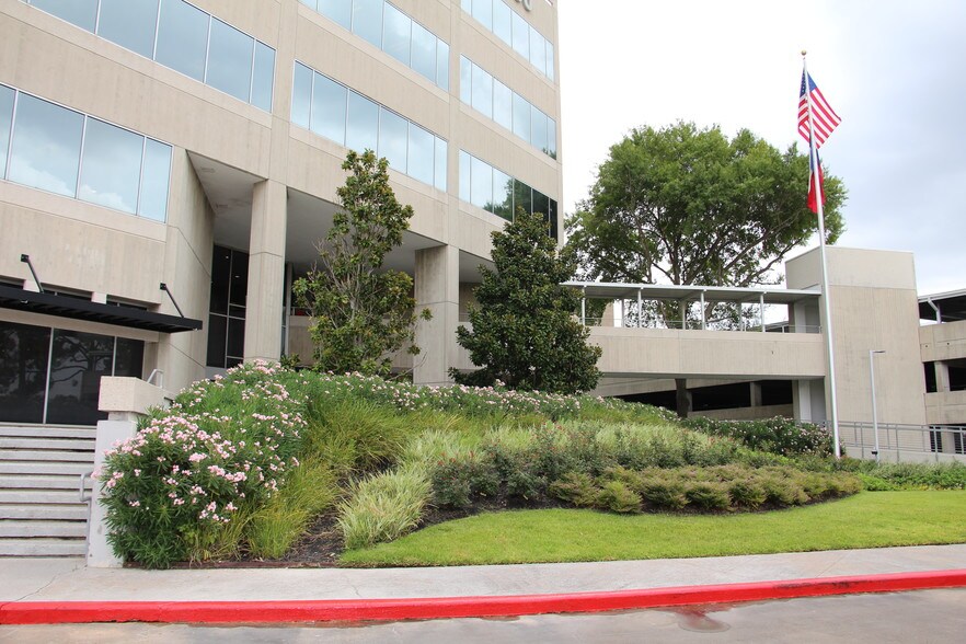 7700 San Felipe St, Houston, TX à louer - Photo du bâtiment - Image 3 de 4