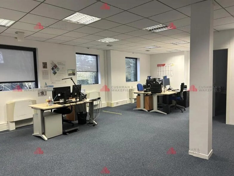 Office in Dijon for lease - Interior Photo - Image 2 of 4