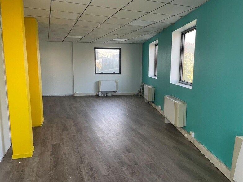 10 C Rue Paul Verlaine, Dijon for lease - Interior Photo - Image 3 of 5