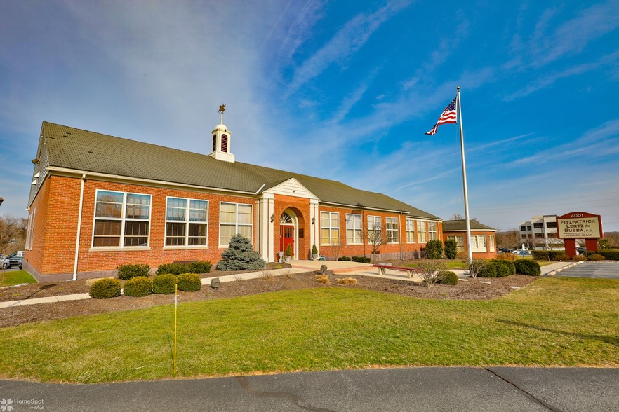 4001 Schoolhouse Ln, Center Valley, PA à vendre - Photo du bâtiment - Image 1 de 1