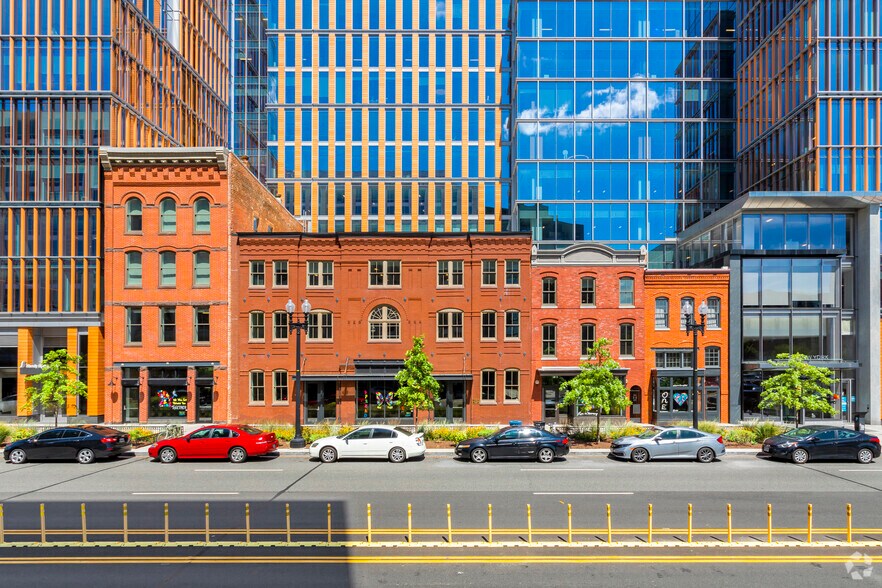 655 New York Ave NW, Washington, DC à louer - Photo du bâtiment - Image 3 de 7