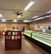 211 N Main St, Bryan, TX à louer Photo intérieure- Image 2 de 8