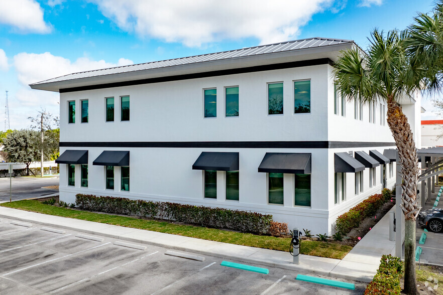 8230 210th St S, Boca Raton, FL for lease - Building Photo - Image 3 of 22