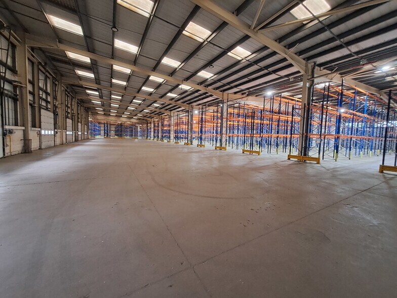 Maidstone Rd, Milton Keynes à louer - Photo du bâtiment - Image 2 de 5