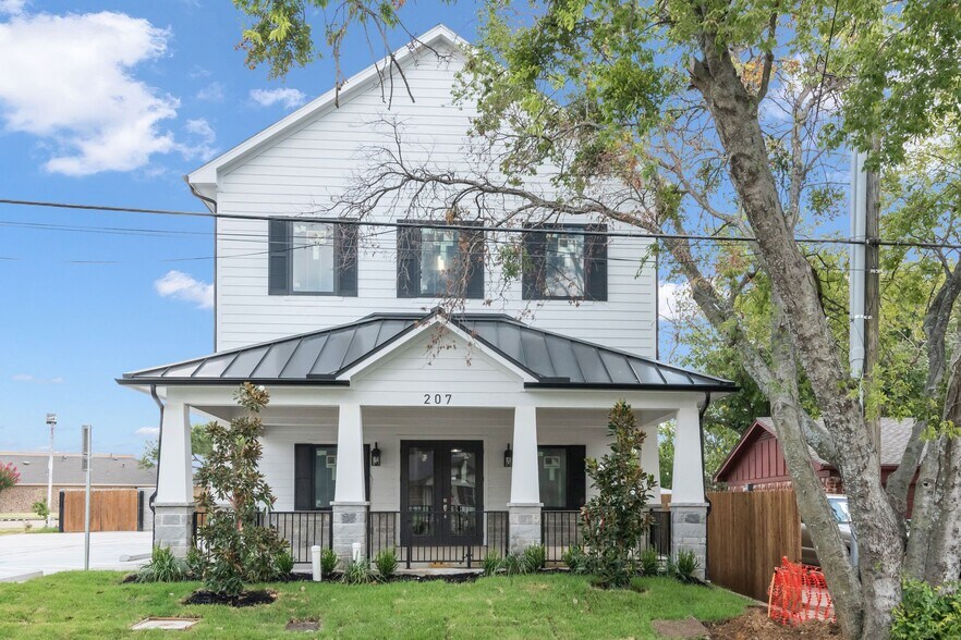 207 S Elm St, Keller, TX à vendre - Photo du bâtiment - Image 3 de 7