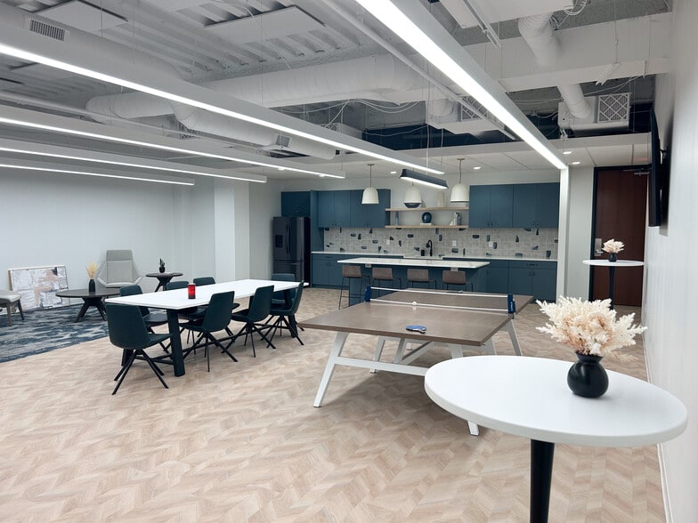 8415 Allison Pointe Blvd, Indianapolis, IN for lease - Interior Photo - Image 3 of 9