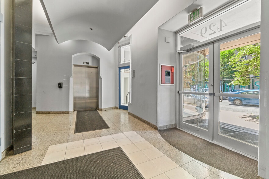 429 N Eutaw St, Baltimore, MD for sale - Building Photo - Image 3 of 50