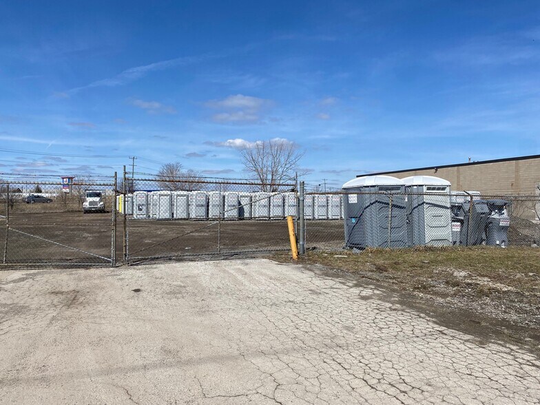 419 Millen Rd, Stoney Creek, ON à vendre - Photo du bâtiment - Image 3 de 5