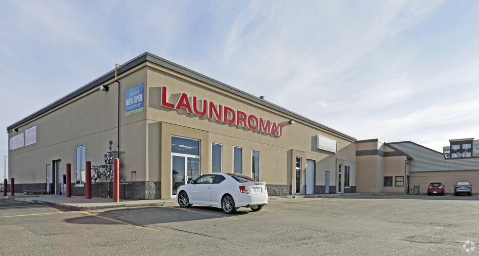 8020 Sparrow Dr, Leduc, AB à louer - Photo du bâtiment - Image 3 de 7