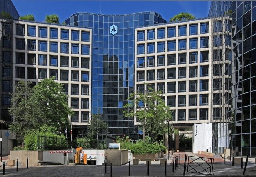 47 Rue Louis Blanc, Courbevoie à louer - Photo du bâtiment - Image 2 de 14