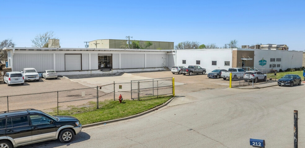 209 Otis Dr, Woodway, TX for sale - Building Photo - Image 3 of 4