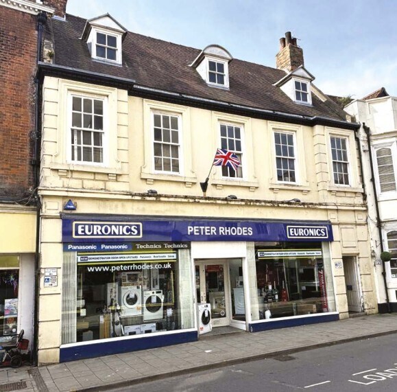 12 Mercer Row, Louth for sale Primary Photo- Image 1 of 2