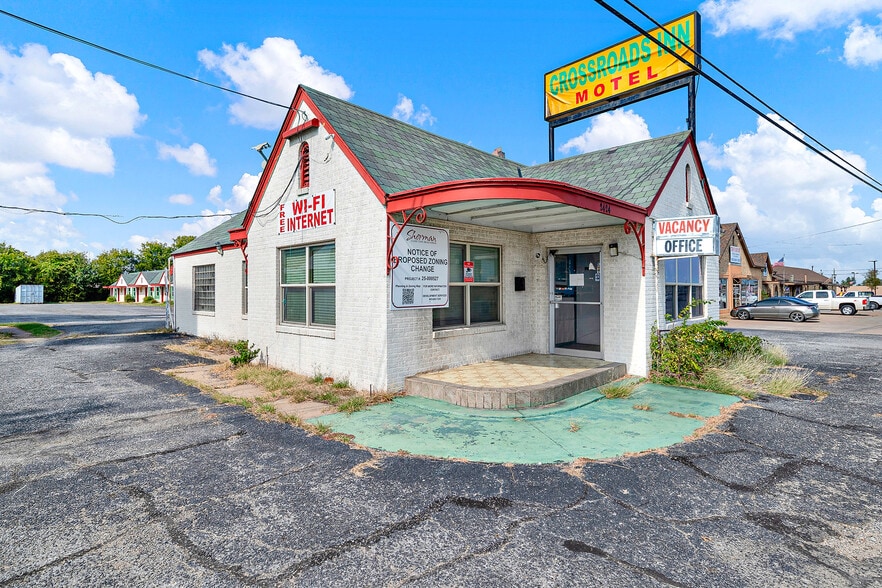 2424 Texoma Pky, Sherman, TX for sale - Building Photo - Image 2 of 33