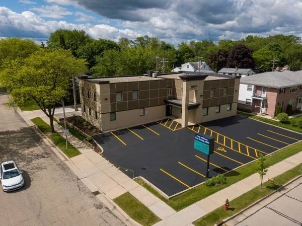 11803 W North Ave, Wauwatosa, WI for lease - Building Photo - Image 2 of 4