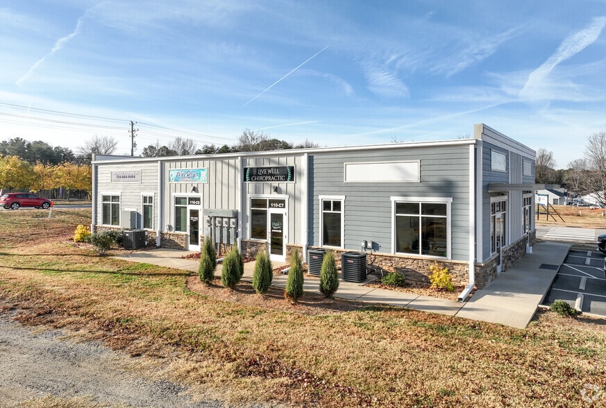 110 Village Commerce Dr, Mooresville, NC for lease - Building Photo - Image 2 of 4