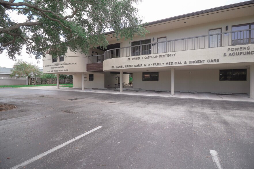 10625 N Military Trl, Palm Beach Gardens, FL for lease - Building Photo - Image 3 of 4