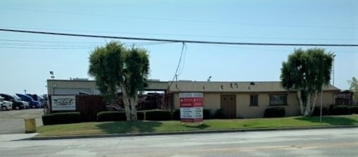 12027 Greenstone Ave, Santa Fe Springs, CA à louer - Photo du bâtiment - Image 3 de 6