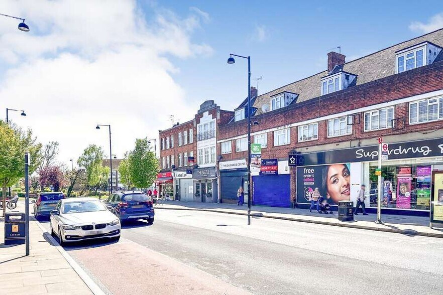 100 Victoria Rd, Ruislip à vendre - Photo du bâtiment - Image 1 de 3