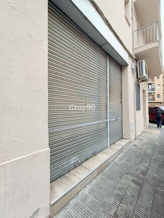 Plus de détails pour Multi-résidentiel à vendre