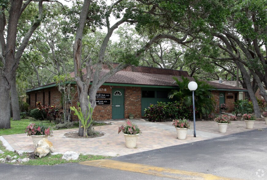 5857 21st Ave W, Bradenton, FL à louer - Photo principale - Image 1 de 3