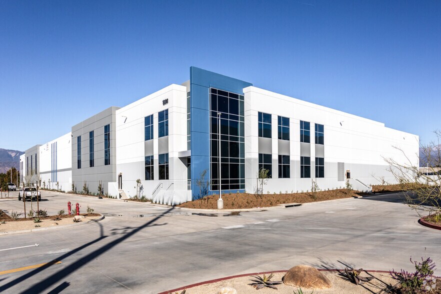 1861 Mountain View, Redlands, CA à louer - Photo du bâtiment - Image 2 de 5