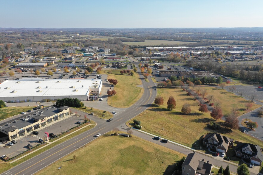 0 Stephen P Yokich Parkway, Spring Hill, TN à vendre - Photo principale - Image 1 de 5